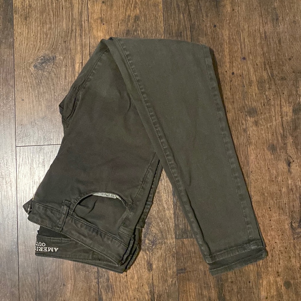 American Eagle olive jegging